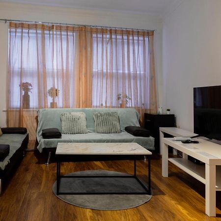 Ocean Waves Apartment Near Bournemouth Beach エクステリア 写真