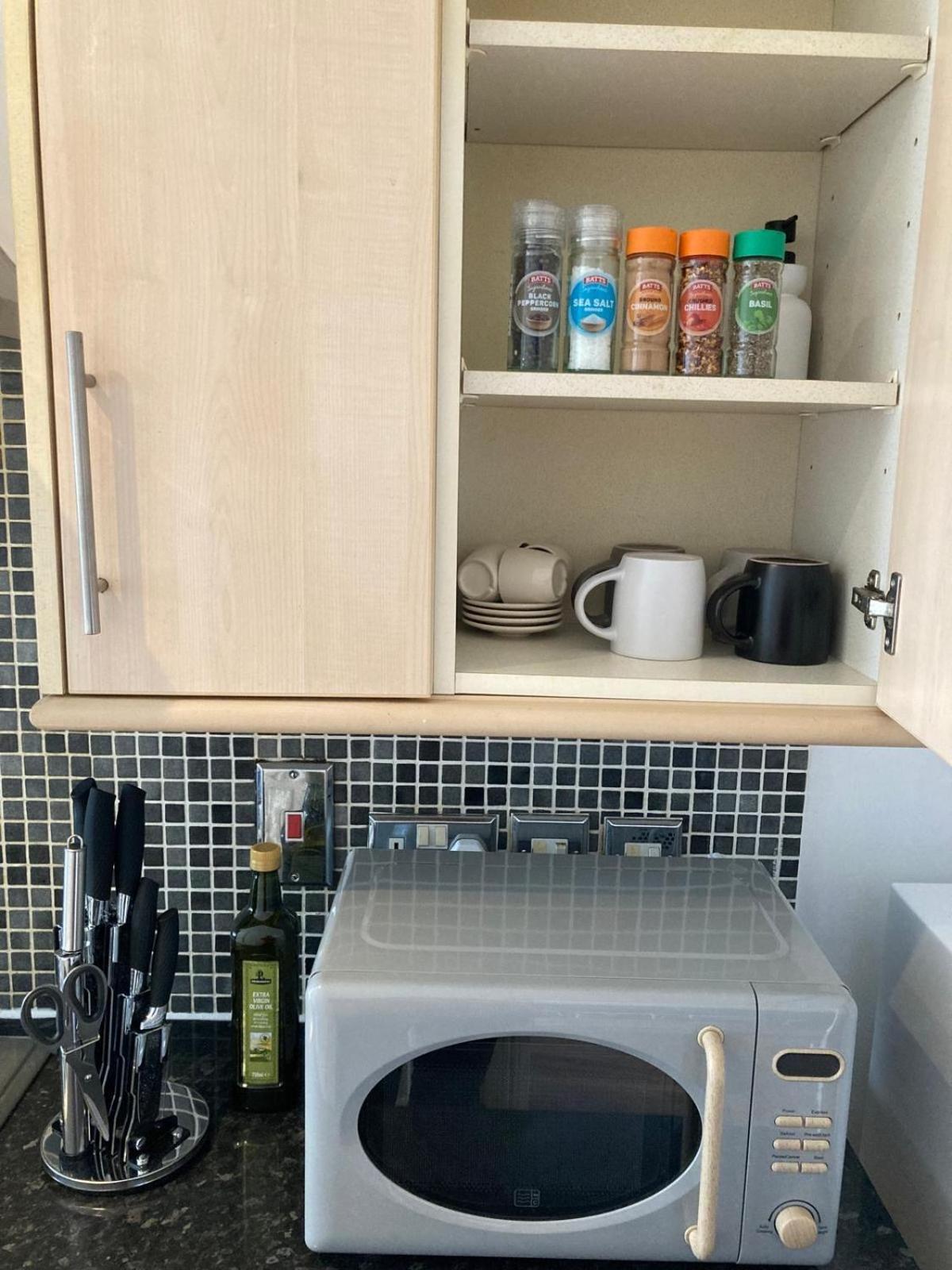 Ocean Waves Apartment Near Bournemouth Beach エクステリア 写真